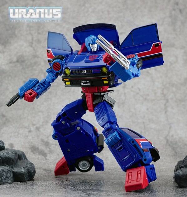 Takara Transformers Masterpiece MP 53 Skids In Hand Image  (8 of 15)